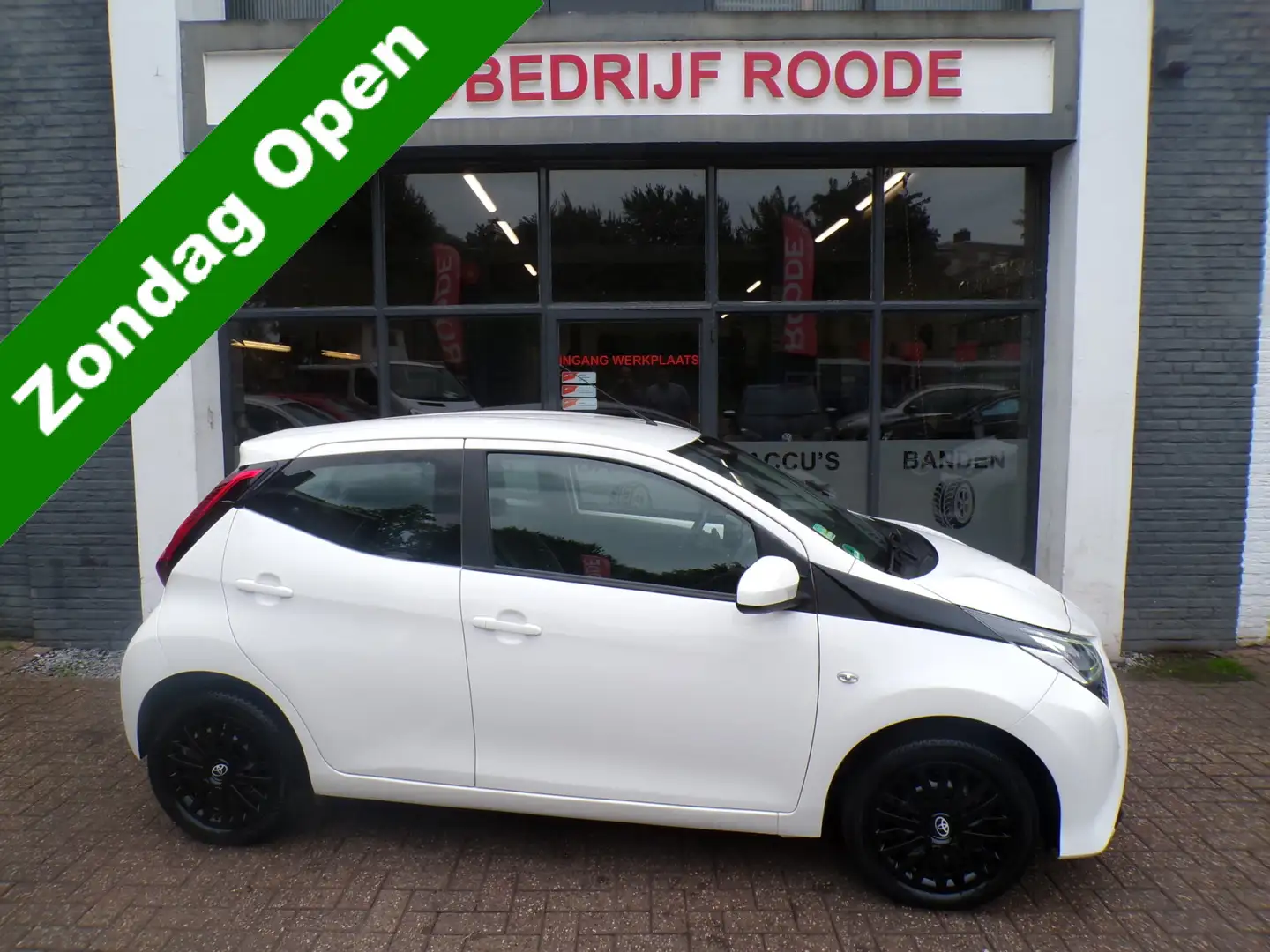 Toyota Aygo 1.0 VVT-i x-joy AUTOMAAT,AIRCO,NIEUWE APK !! ''ZON Weiß - 1