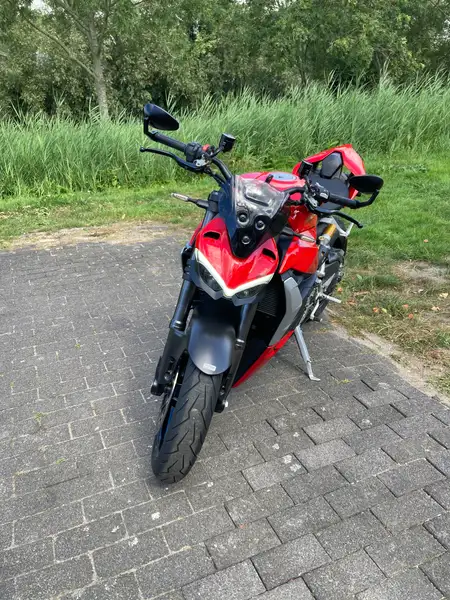 Ducati Streetfighter - foto 7