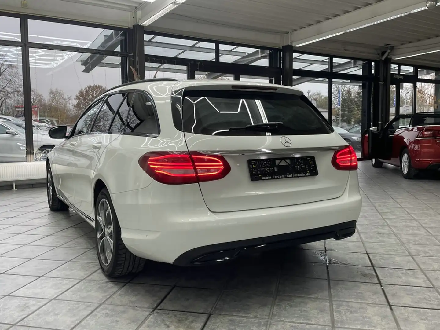 Mercedes-Benz C 250 T d BlueTec 4Matic Avantgarde, LED, Leder Weiß - 2