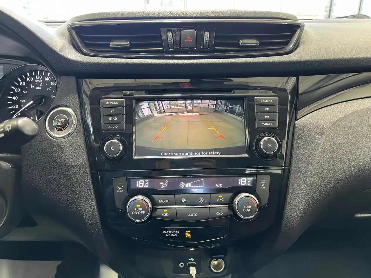 Nissan Qashqai снимка Nissan Qashqai