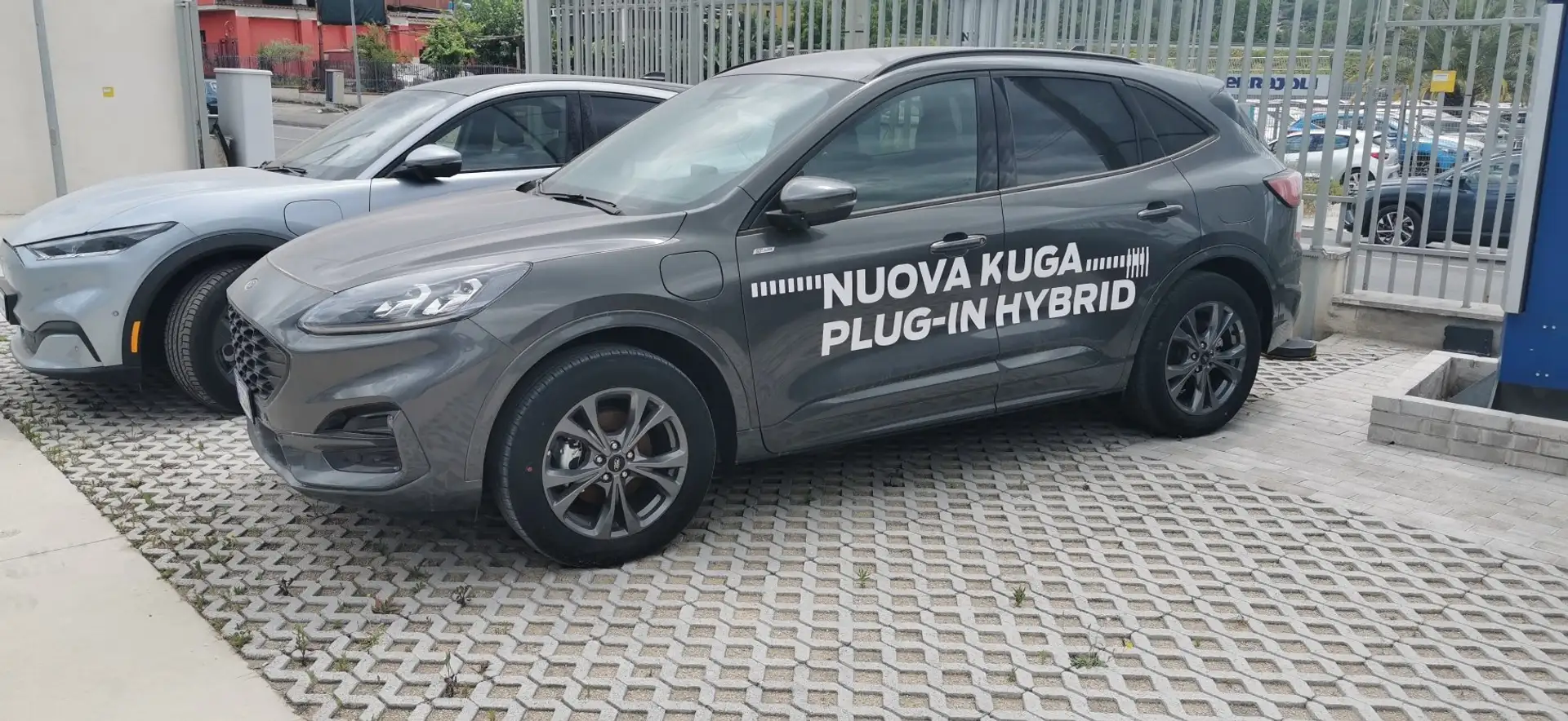 Ford Kuga Kuga 2.5 phev ST-Line X 2wd 225cv cvt Grigio - 2