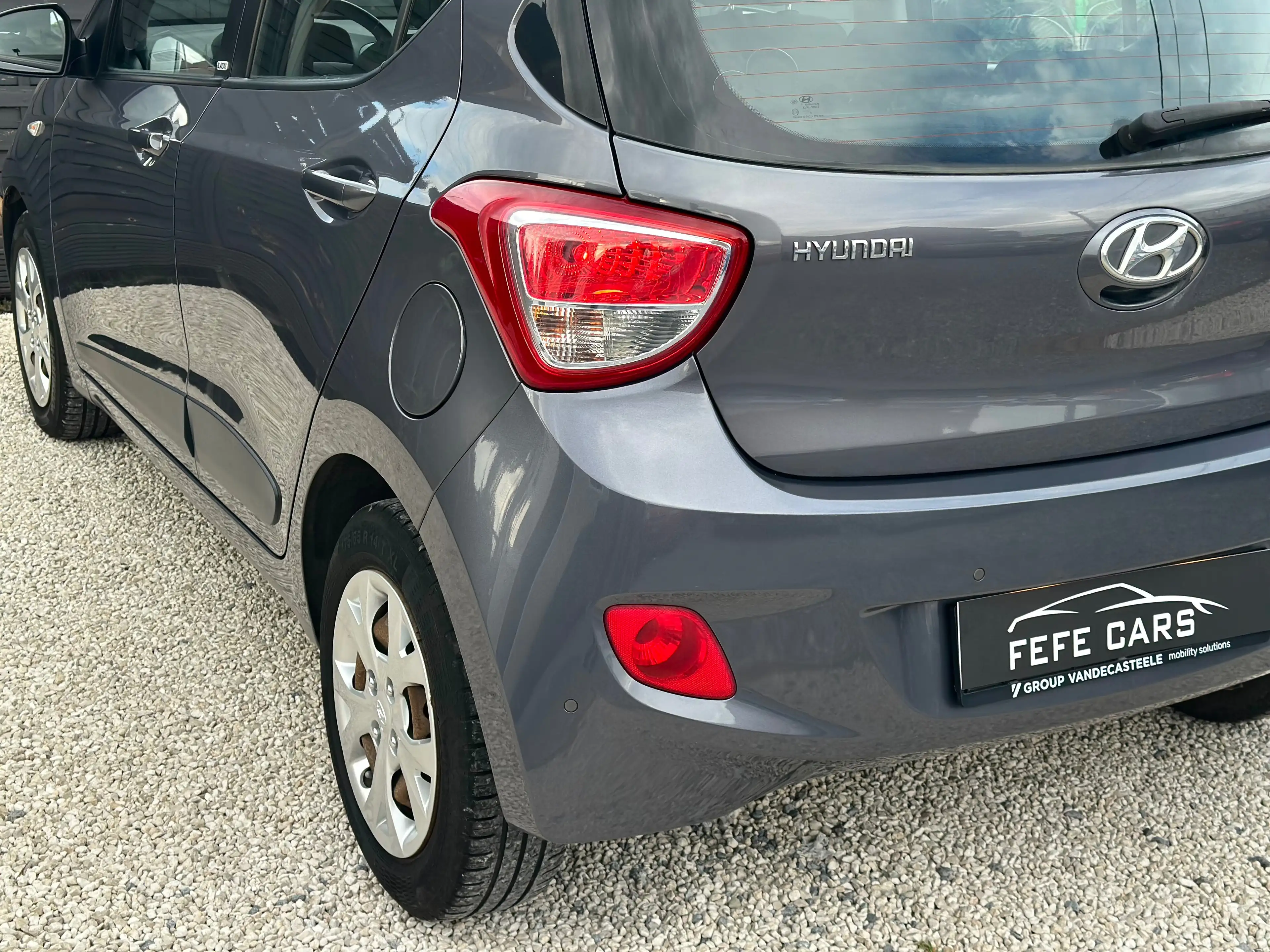Hyundai i10 1er Propriétaire / Carnet complet — photo 6