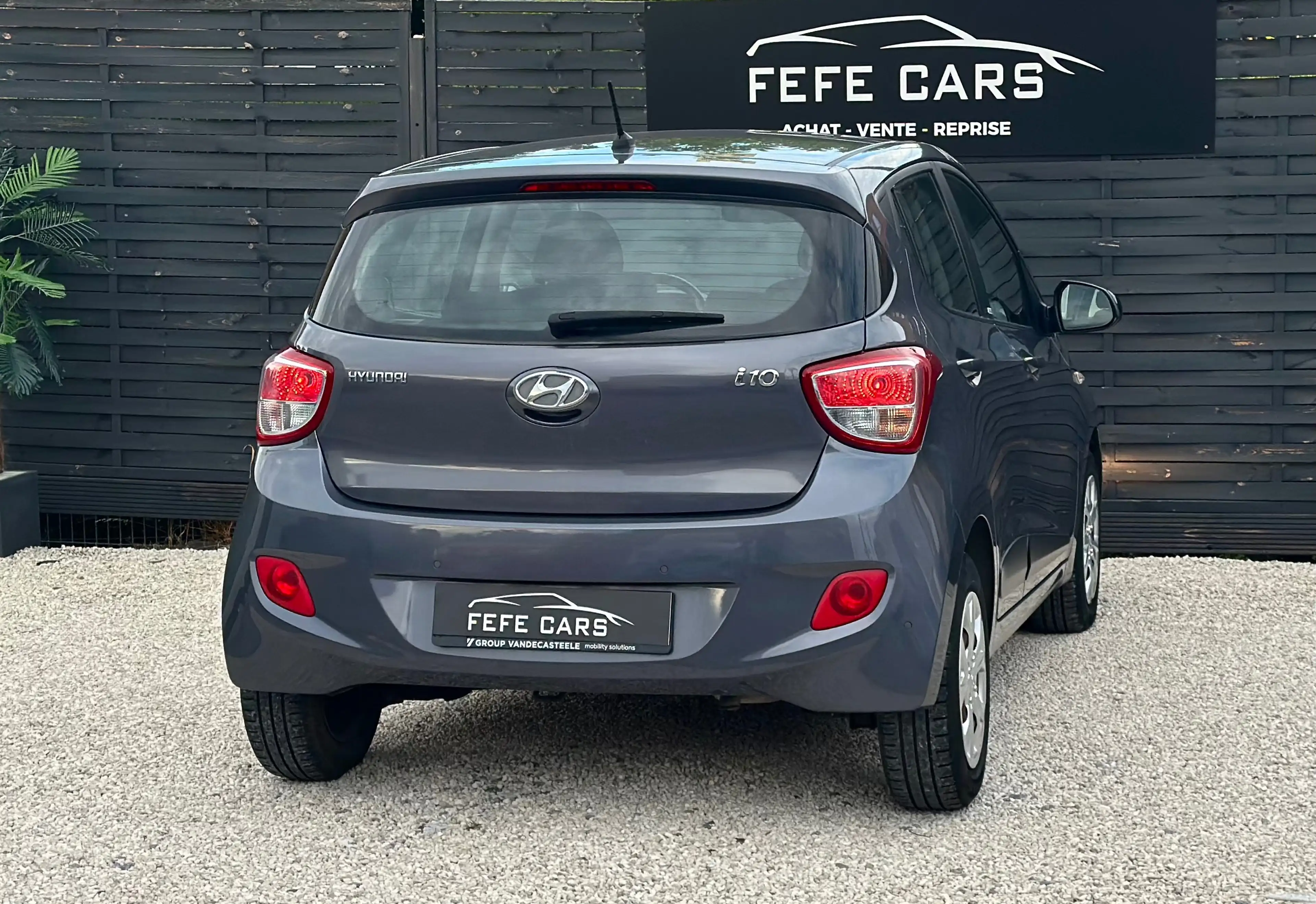 Hyundai i10 1er Propriétaire / Carnet complet — photo 3
