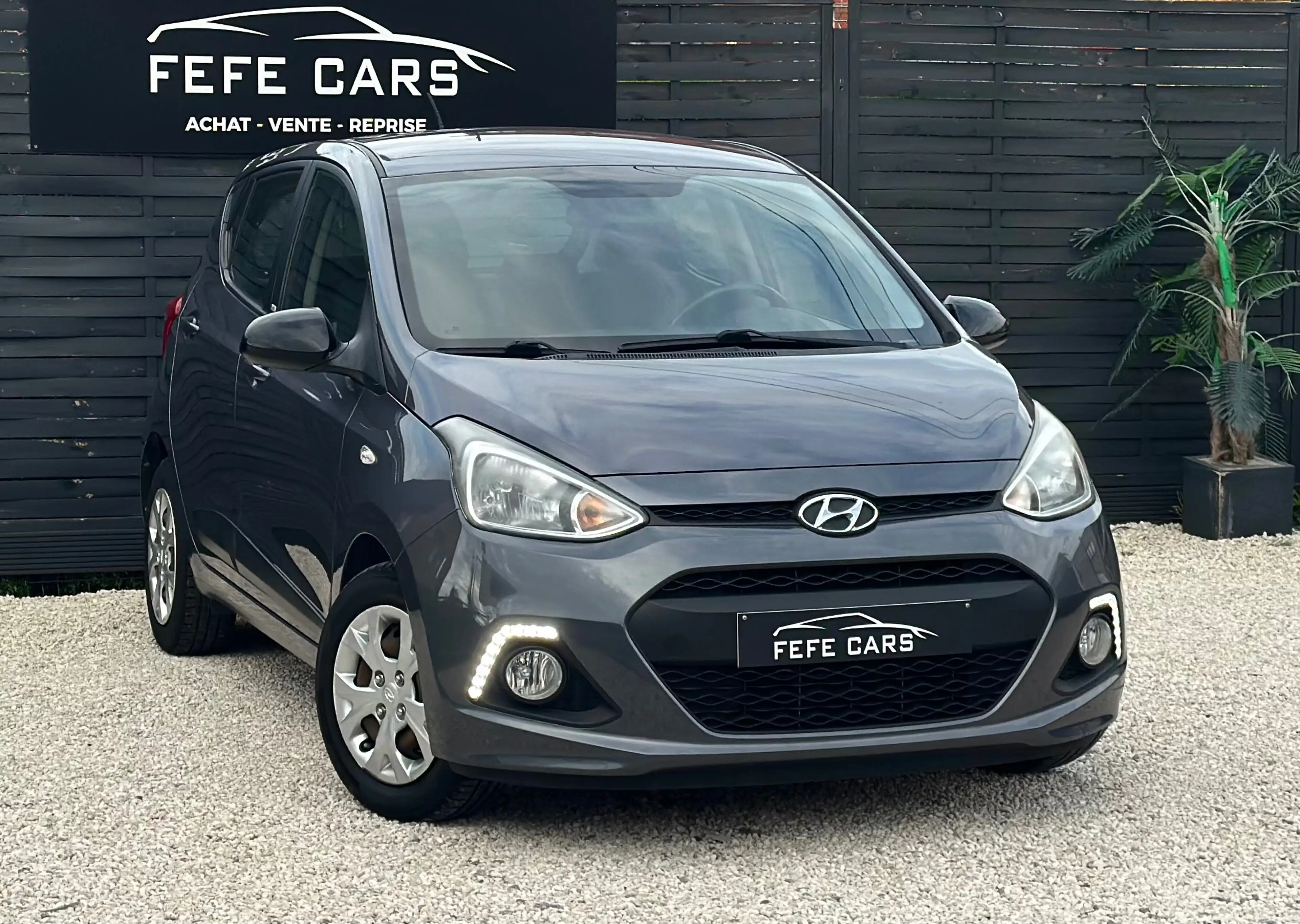 Hyundai i10 1er Propriétaire / Carnet complet — photo 2