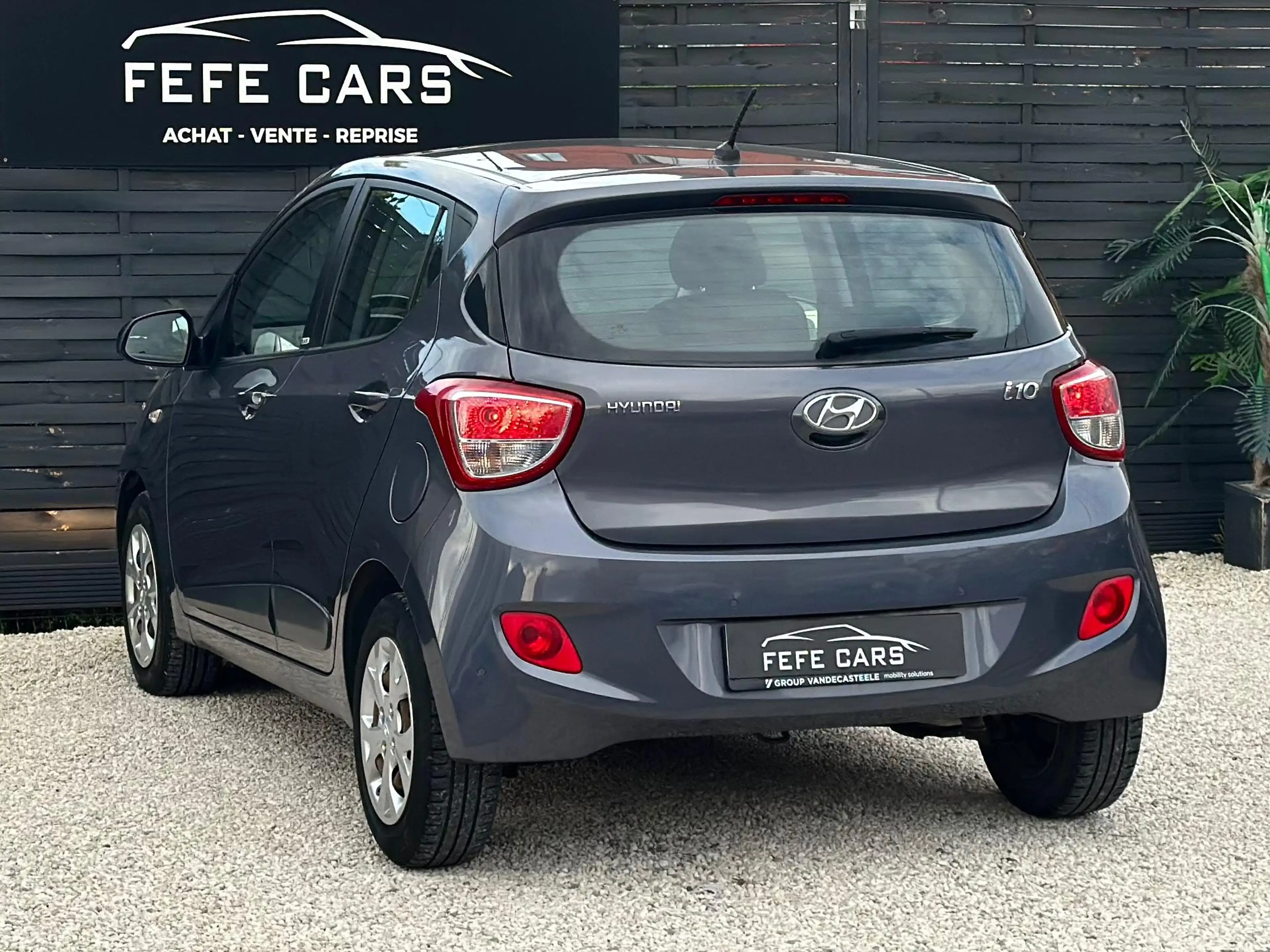 Hyundai i10 1er Propriétaire / Carnet complet — photo 4