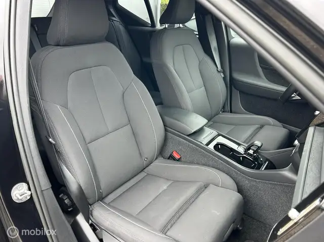 Volvo XC40 view 7