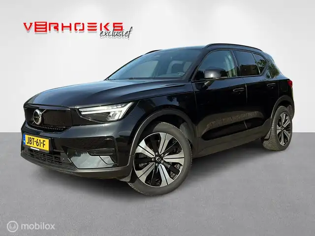 Volvo XC40 view 5
