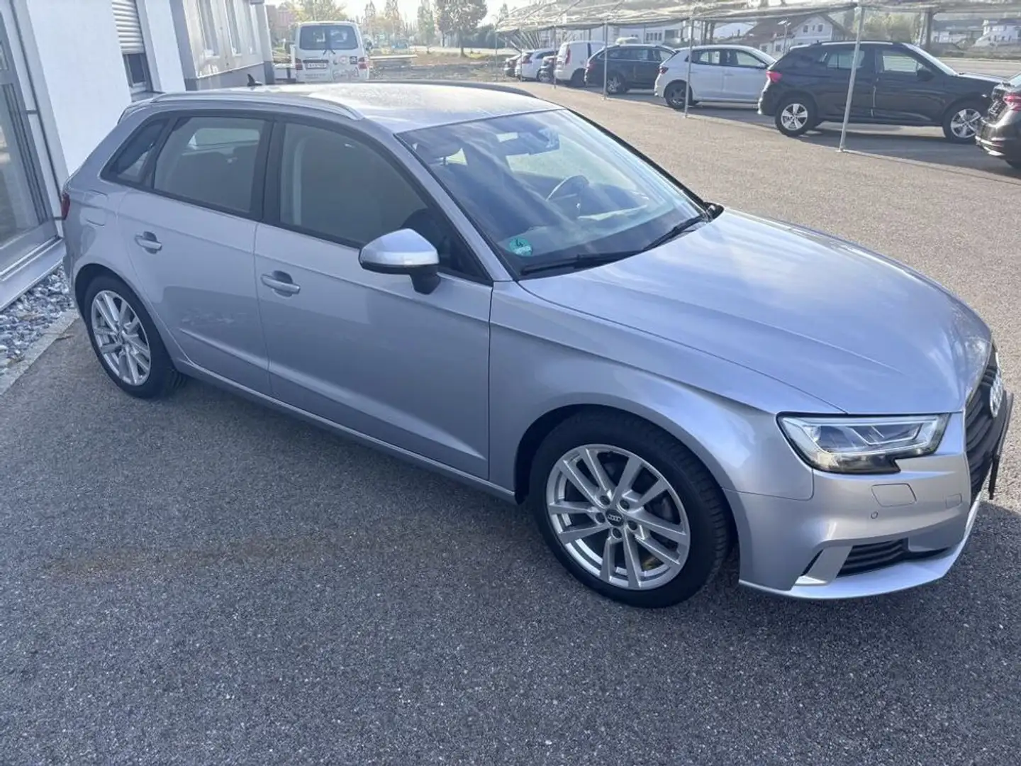Audi A3 30 TFSI sport Silber - 2