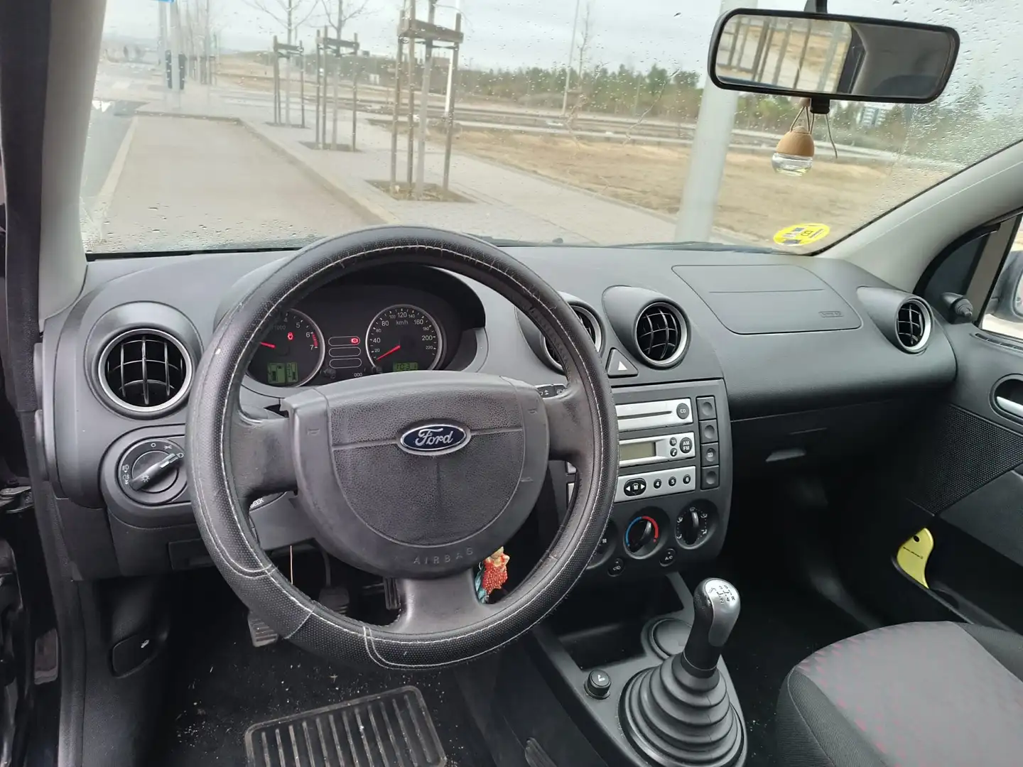 Ford Fiesta 1.4 Trend Negro - 2