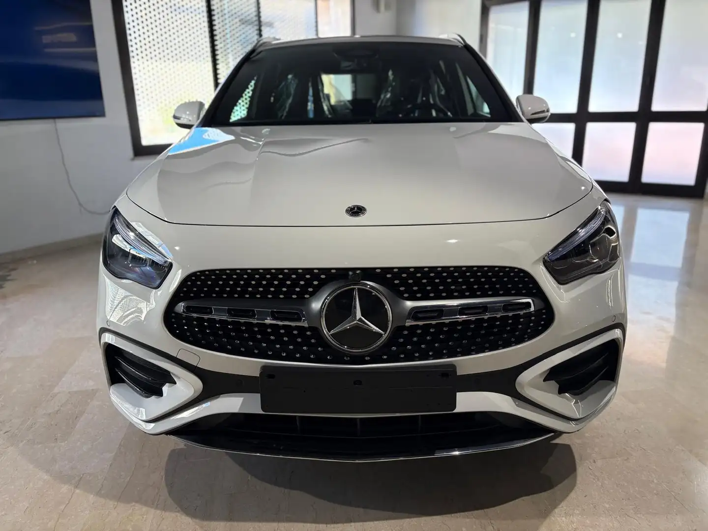 Mercedes-Benz GLA 200 GLA 200 d Automatic AMG Line Premium Bianco - 2
