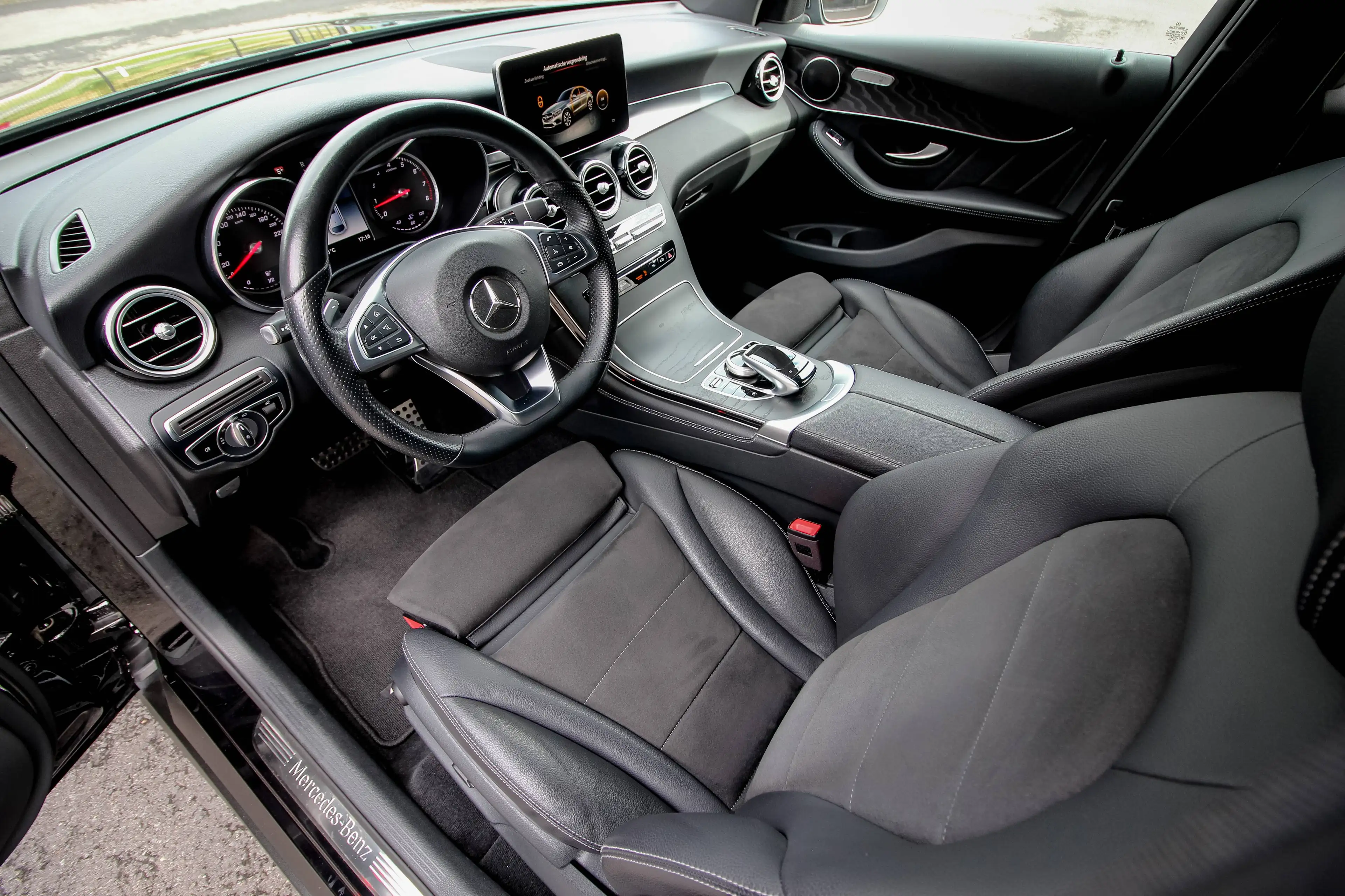 Mercedes-Benz GLC 250 *COUPÉ*4MATIC*AMG LINE* + 1J GRNT — photo 15