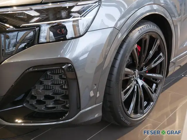 Audi Q8 view 4