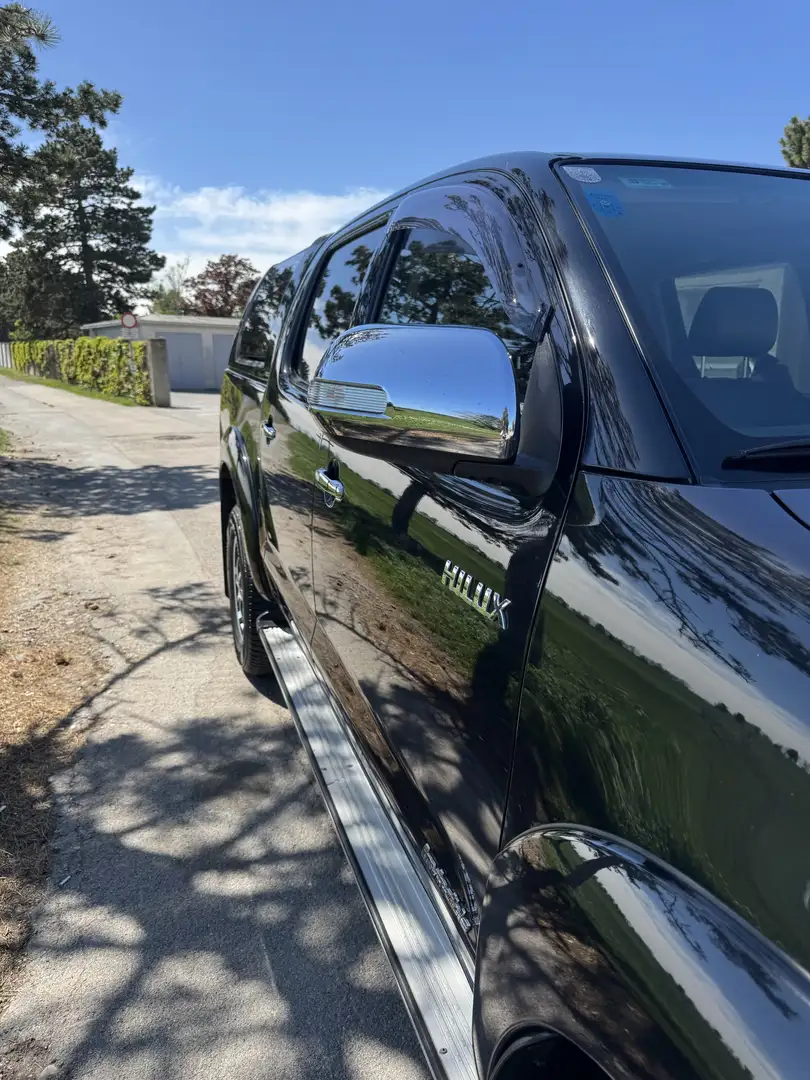 Toyota Hilux 3.0 D-4D Invincible - 2