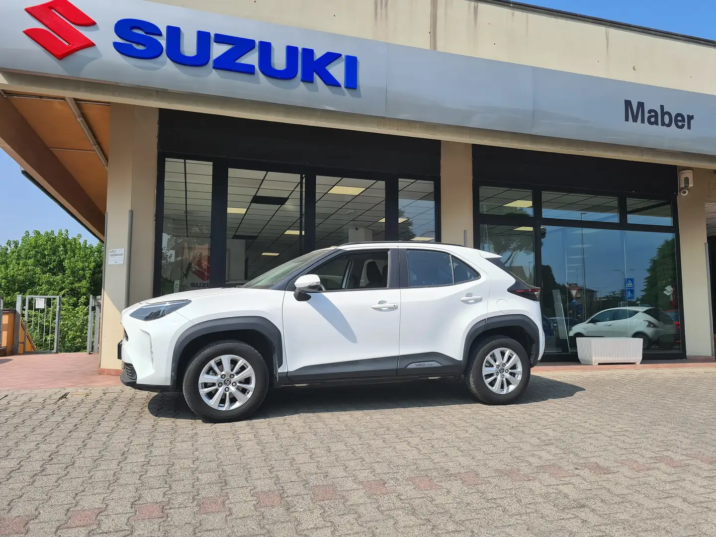 Toyota Yaris Yaris Cross 1.5h Active fwd 116cv e-cvt PERMUTE OK Bianco - 1