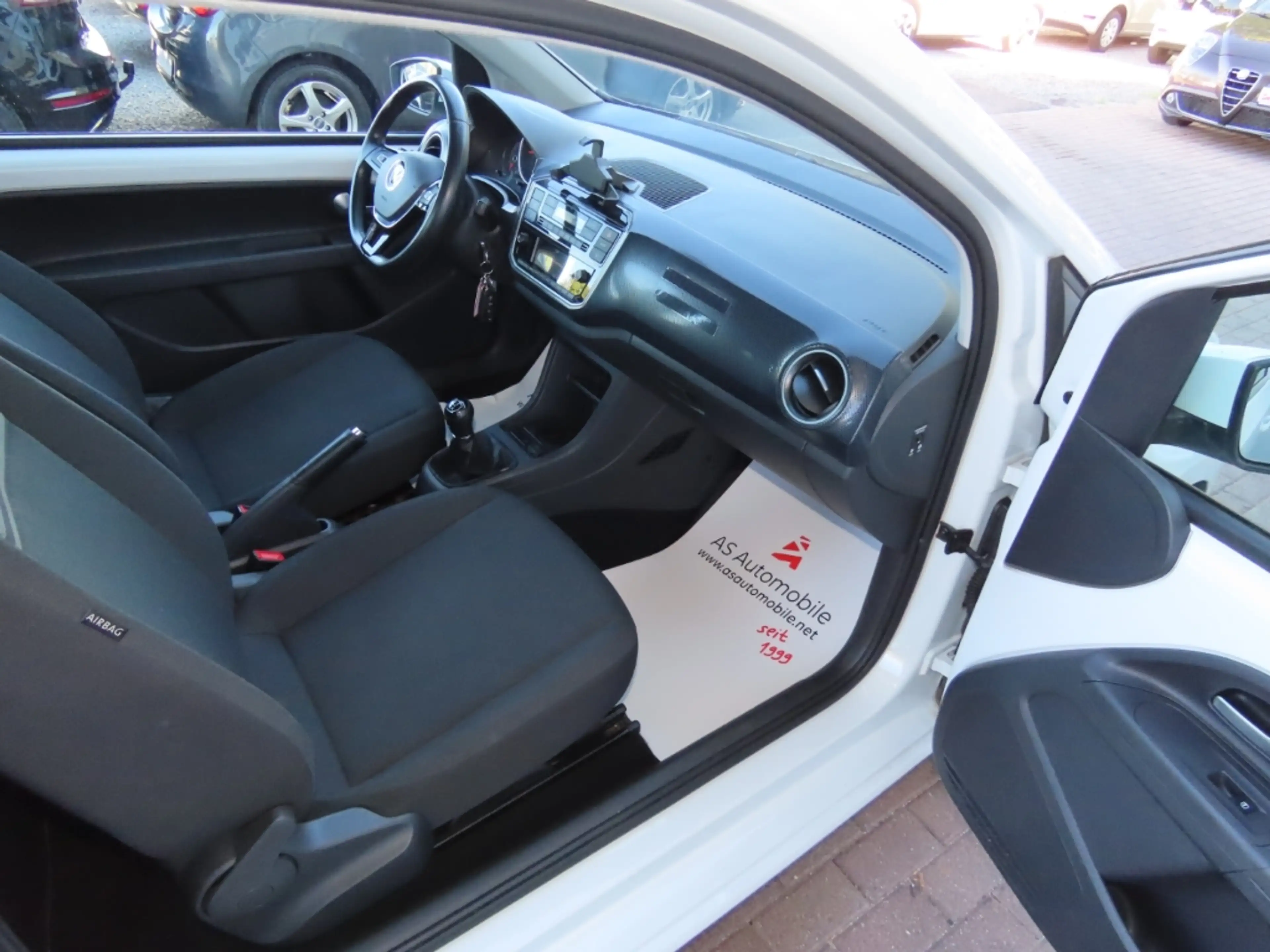 Volkswagen up! 1.0 1.Hand*Kamera*Bluetooth*Tempomat — photo 15
