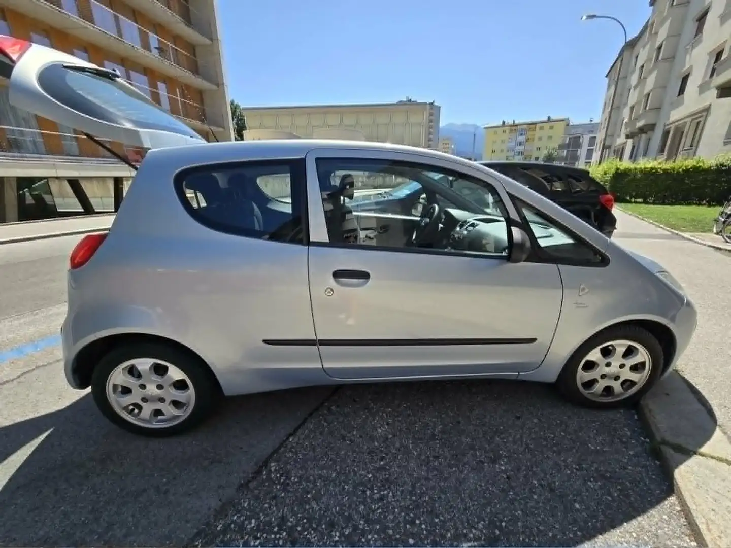 Mitsubishi Colt Colt 1,1 MPI Motion Motion Blau - 1