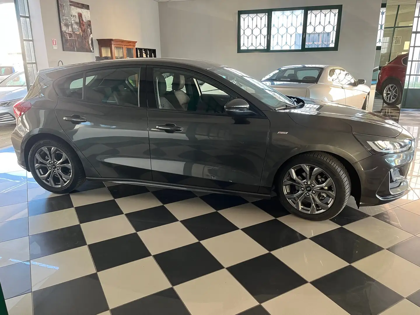 Ford Focus ECOBLUE ST-LINE 120 CV - CAMBIO AUT. - Gris - 2