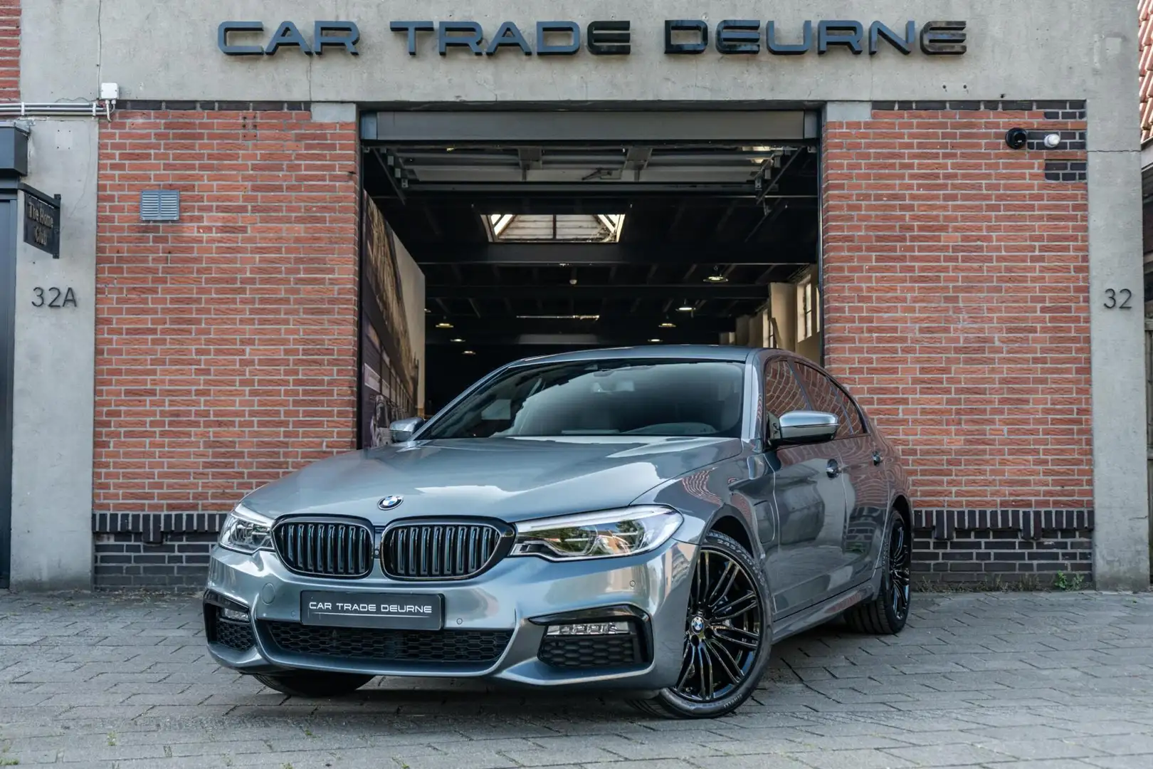 BMW 530 5-serie 530e High Executive M-Sport 360 / HUD / B& Grijs - 1