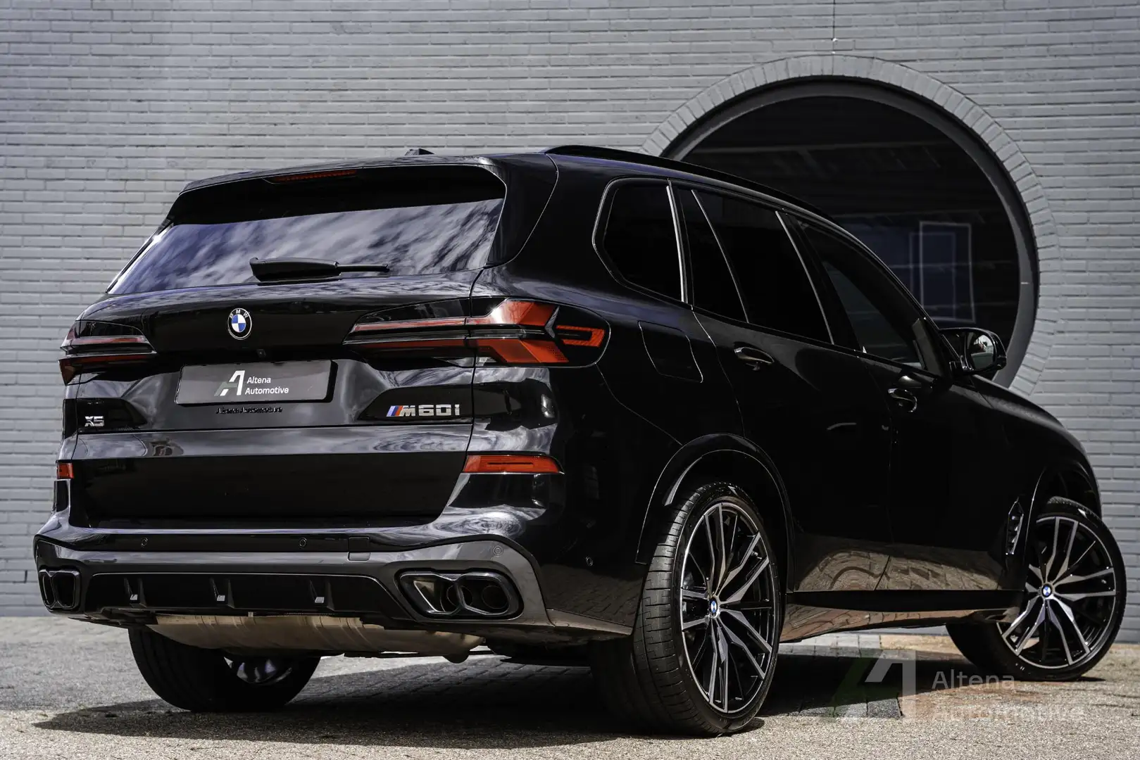 BMW X5 M60i xDrive Bowers Wilkins, Sky lounge, 4 wiel bes Zwart - 2