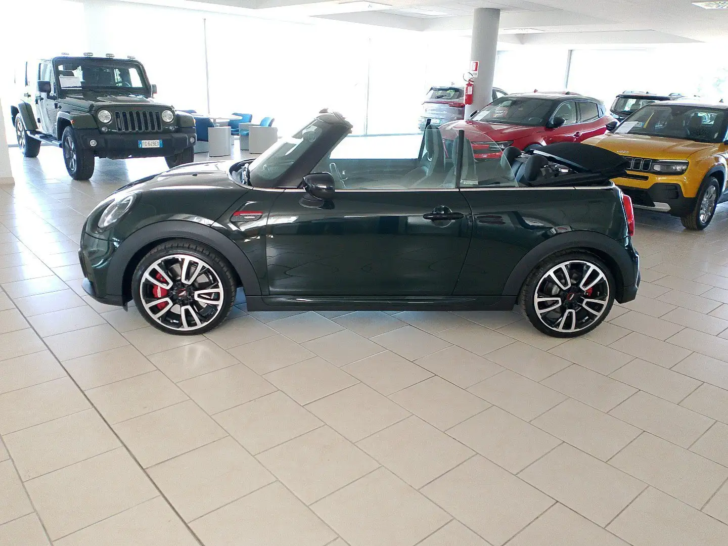 MINI Cooper Cabrio (F57) Mini 2.0 John Cooper Works JCW Cabrio Nero - 2