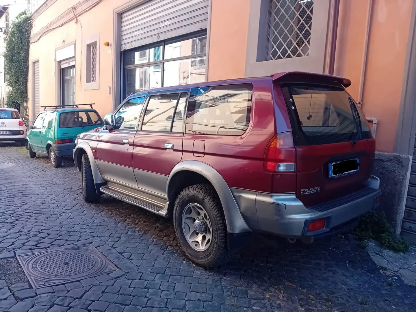 Mitsubishi Pajero Sport Pajero Sport Wagon 2.5 tdi GLS Rood - 2