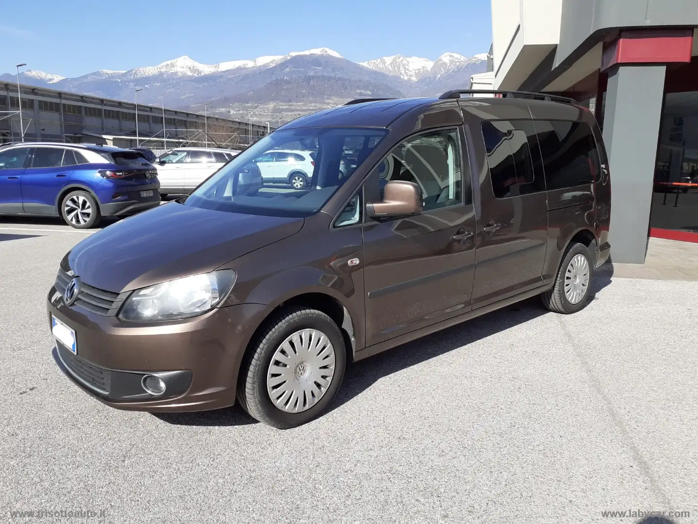 Volkswagen Caddy MAXI 7P. 1.6 TDI 102 CV 75KW Marrón - 2
