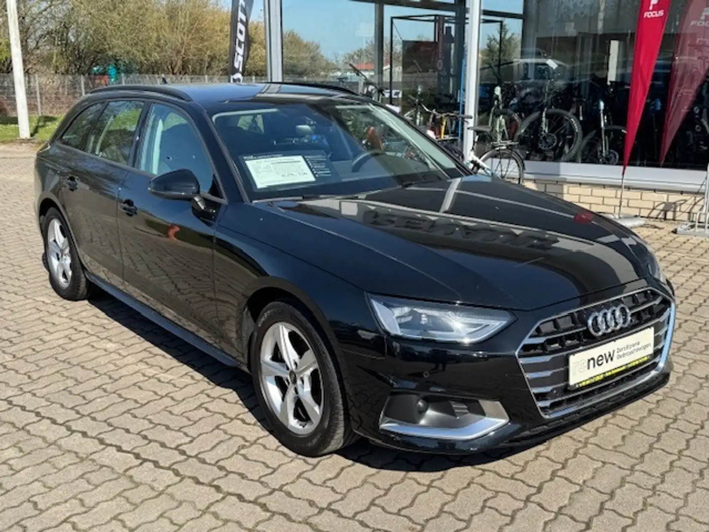 Audi A4 Avant 35 TDI advanced Schwarz - 2