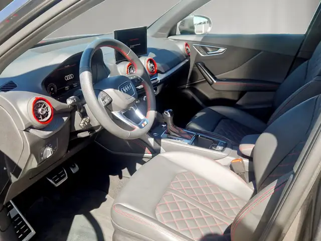 Audi Q2 view 11