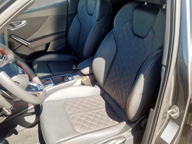 Audi Q2 view 12