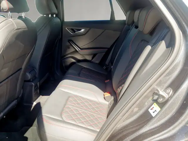 Audi Q2 view 13