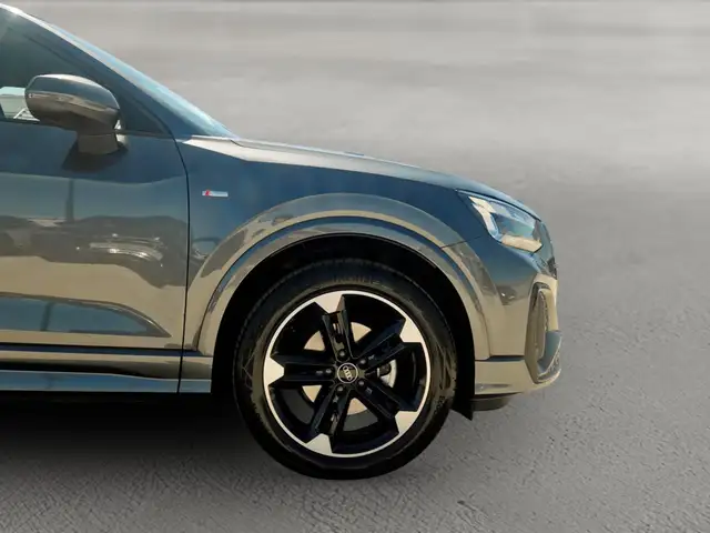 Audi Q2 view 15