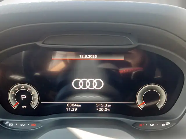 Audi Q2 view 8