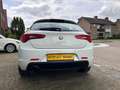 Alfa Romeo Giulietta 1.4 T Distinctive/CLIMA/ CRUISE/ LEER/ USB/ 17 INC Wit - thumbnail 4
