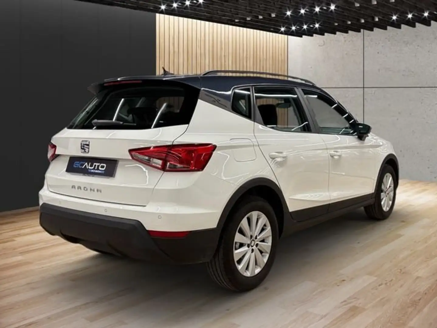 SEAT Arona 1.0 TSI 81 kW (110 CV) Style Blanco - 2
