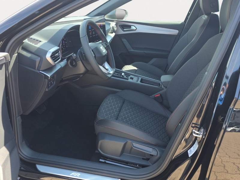 SEAT Leon 1.5 eTSI 85 kW FR — photo 8