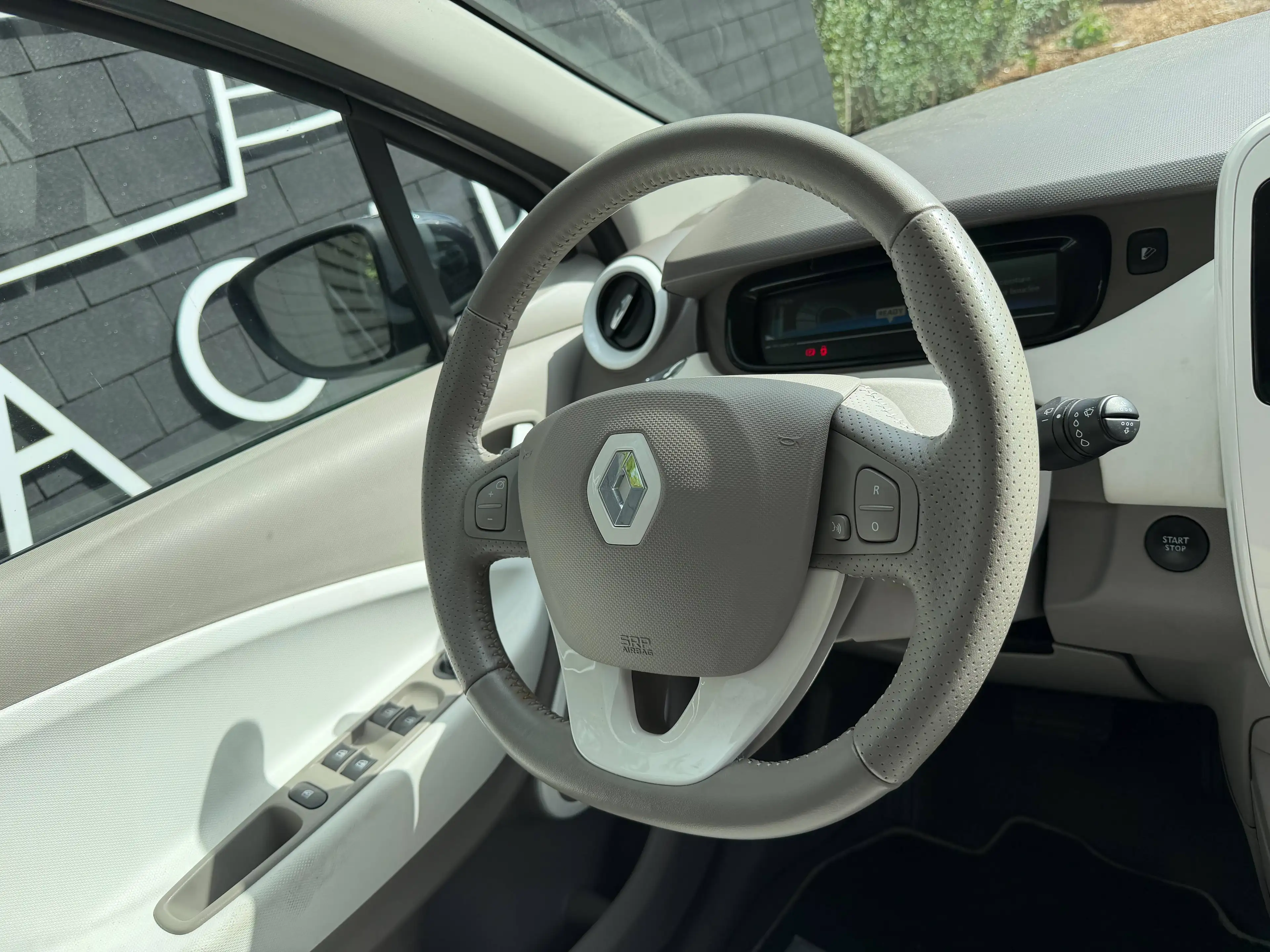 Renault ZOE 22 kWh R240+GARANTIE 1 AN+NAVI+AIRCO+JANTES — photo 11