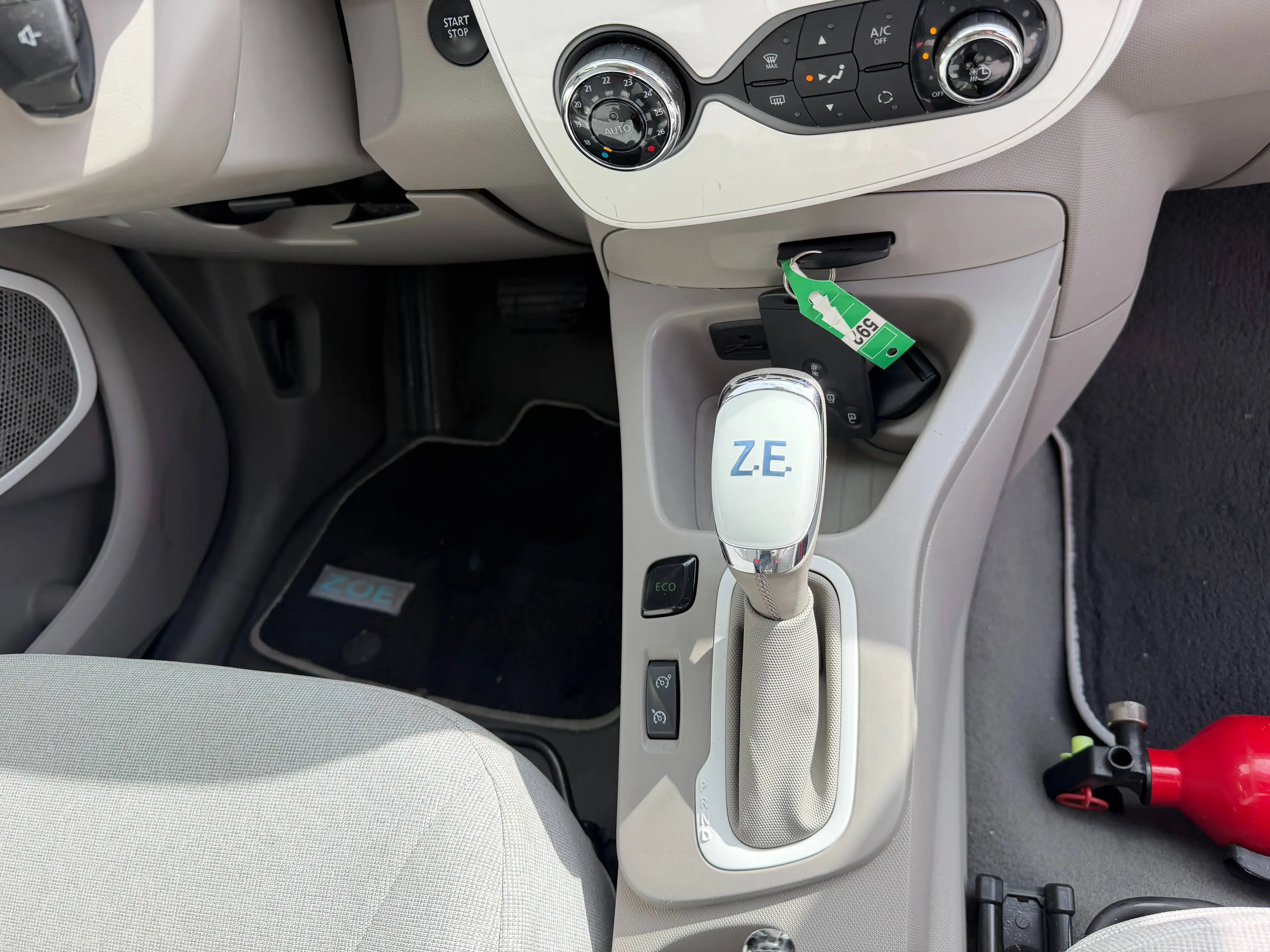 Renault ZOE 22 kWh R240+GARANTIE 1 AN+NAVI+AIRCO+JANTES — photo 9