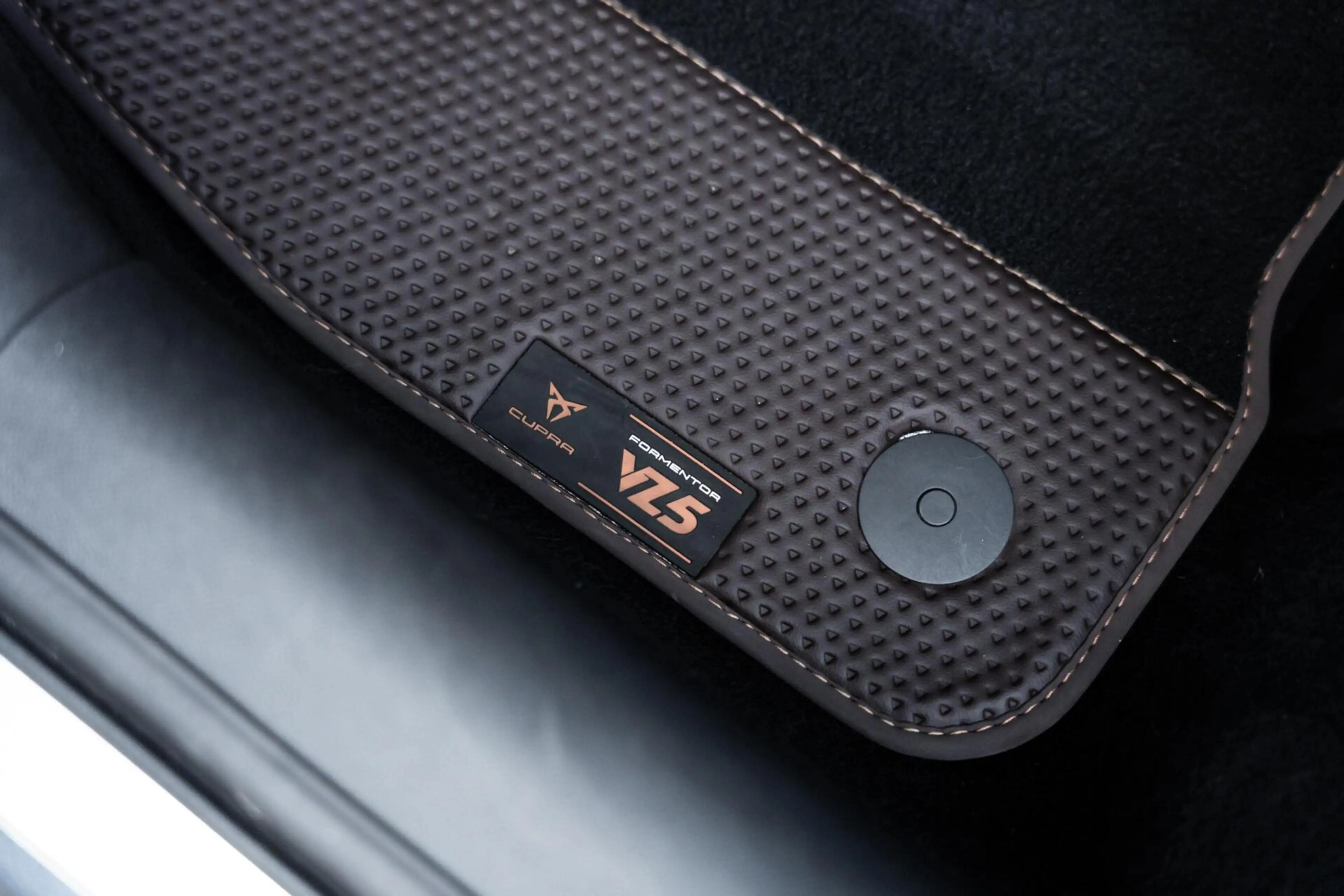 CUPRA Formentor VZ5 2.5 TSI Pano Schaalstoel Carbon 360 — photo 35