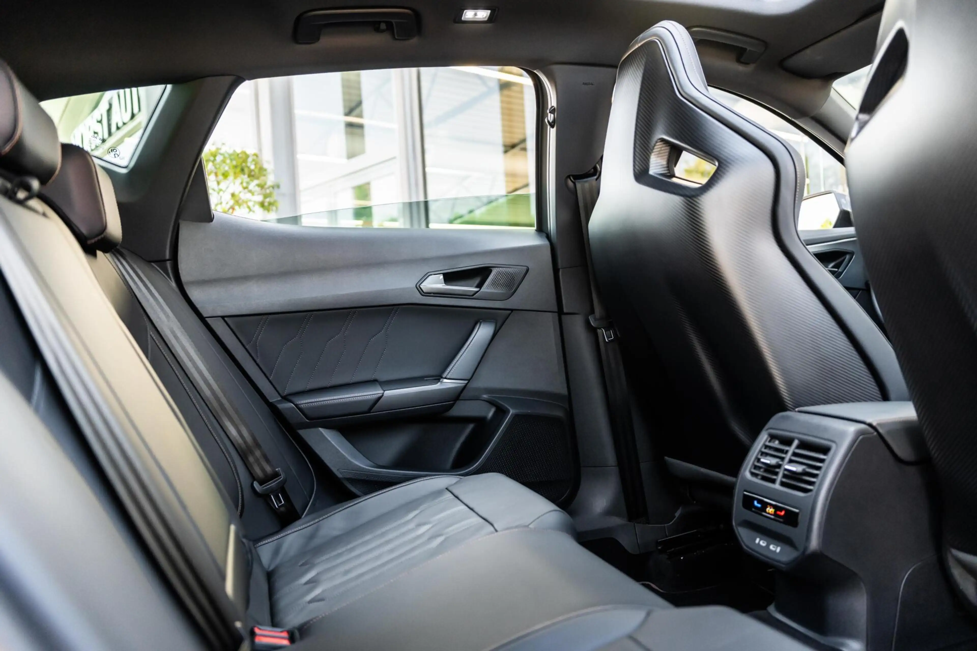 CUPRA Formentor VZ5 2.5 TSI Pano Schaalstoel Carbon 360 — photo 28