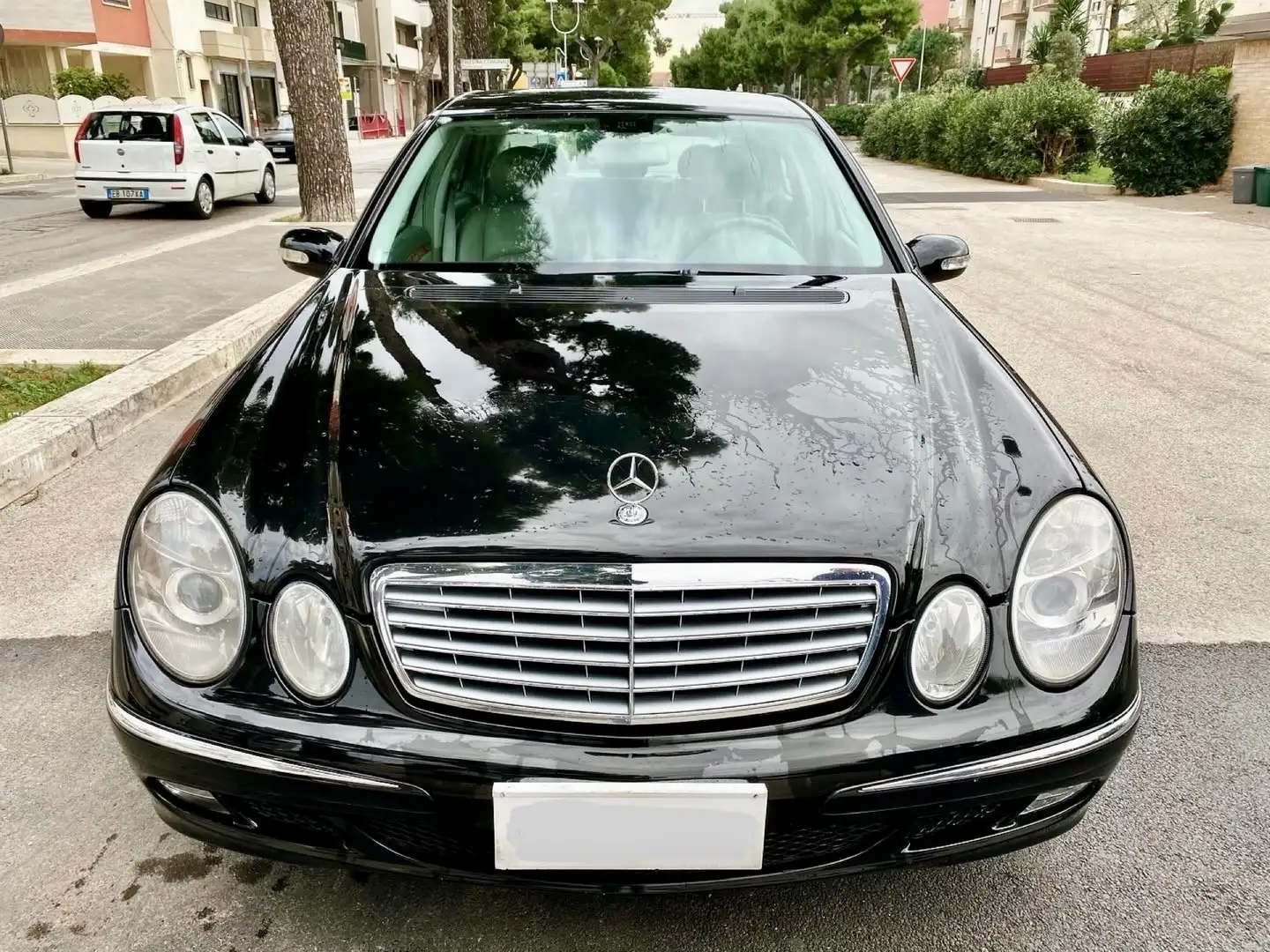 Mercedes-Benz E 270 td cdi Elegance Fekete - 2