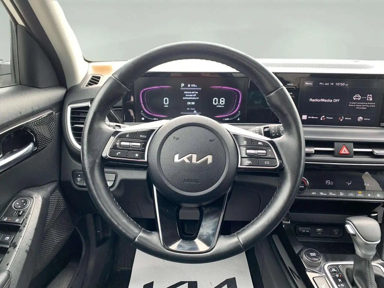 Kia Seltos photo Kia Seltos