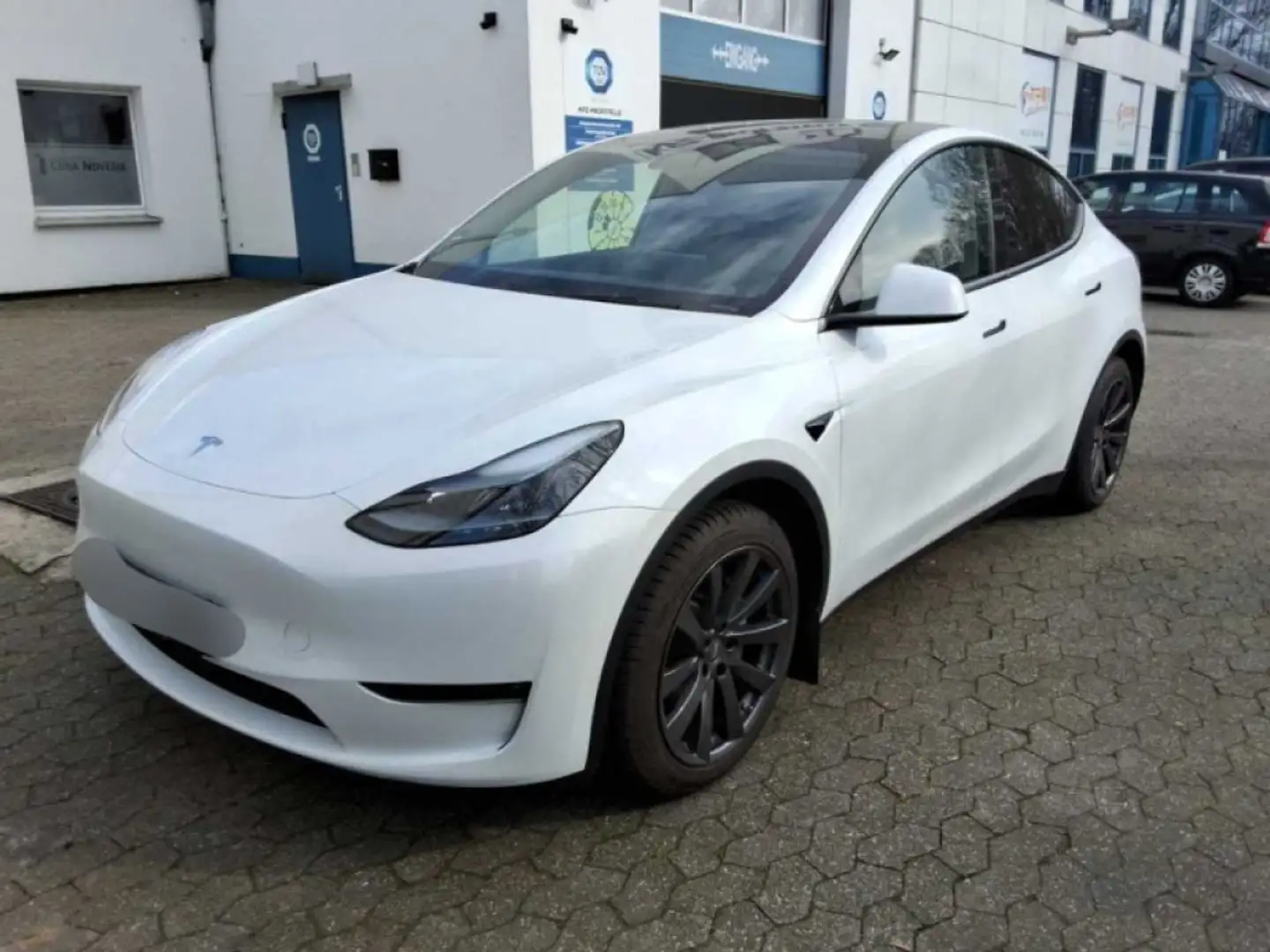 Tesla Model Y Long Range Dual AWD Panorama Wärmepumpe Weiß - 1