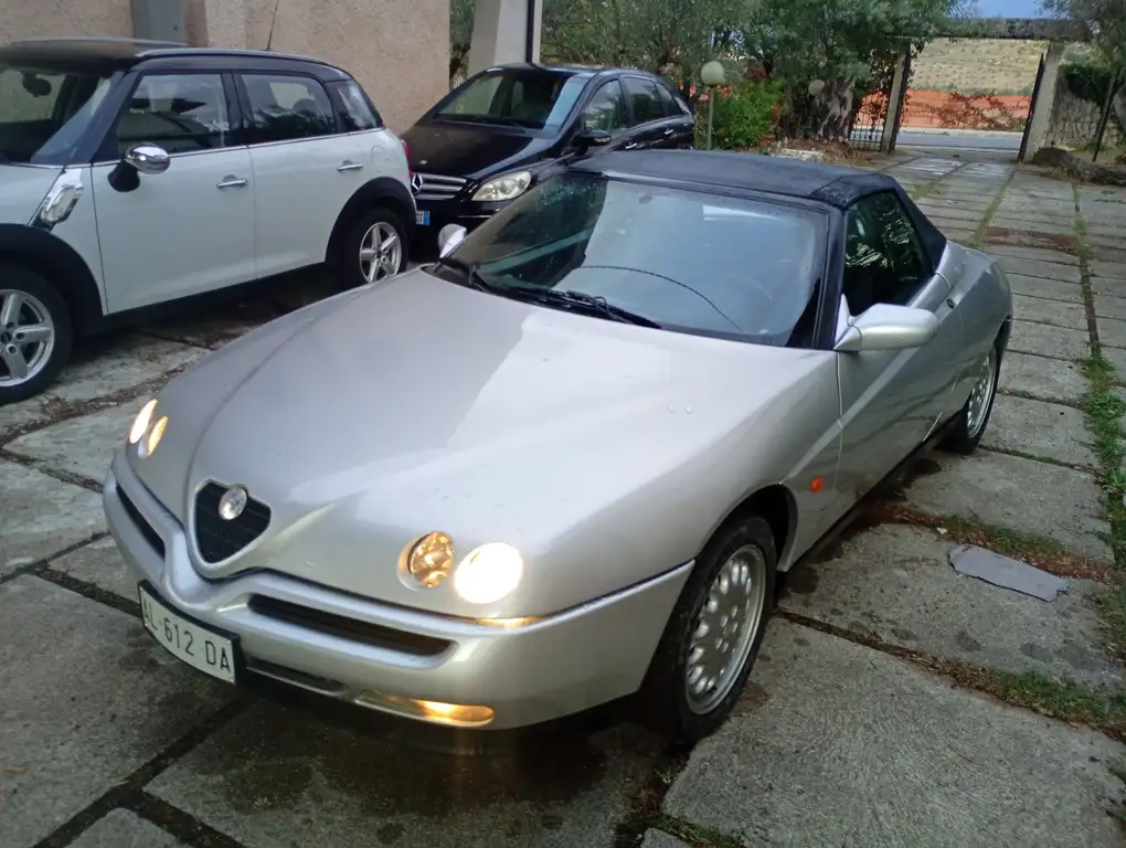 Alfa Romeo Spider 1997 из Европы — купить под ключ