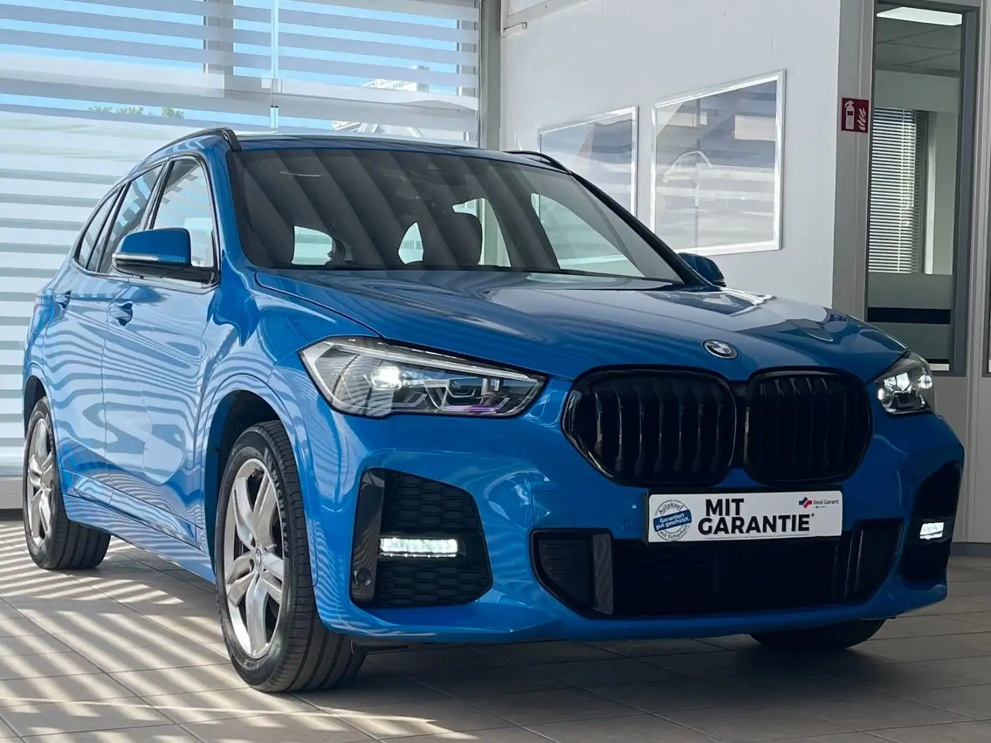 BMW X1 xDrive 25e Aut.M Sport Hybrid NaviPlus HUD Bleu - 1