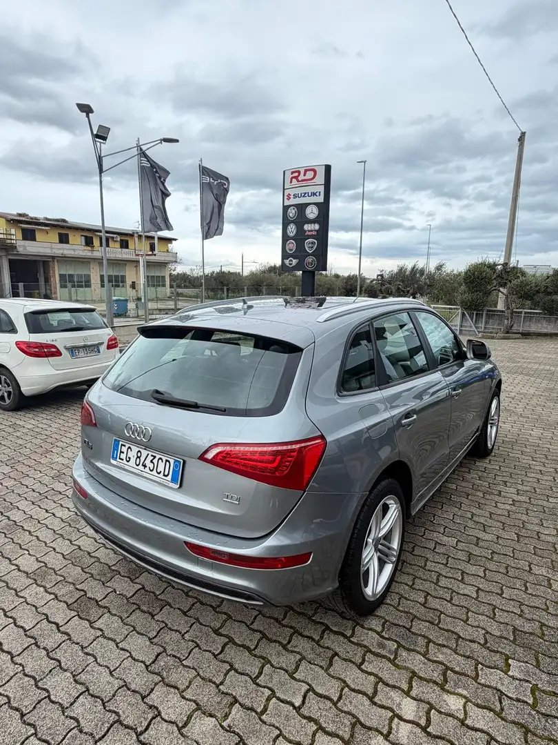 Audi Q5 2.0 tdi S-Line Quattro 170cv s-tronic Grau - 2