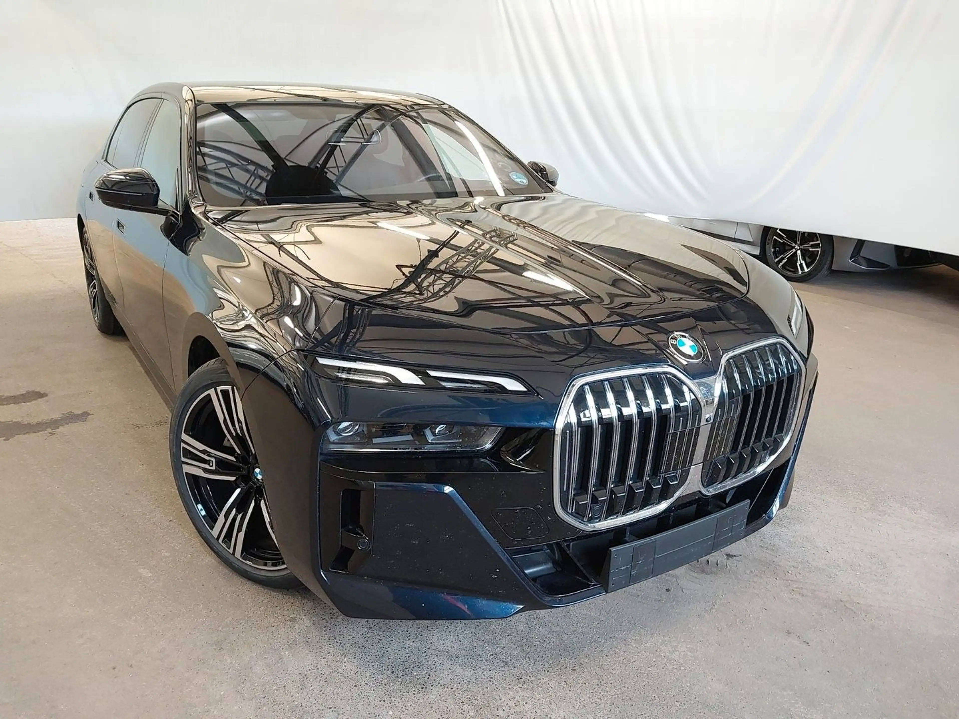 BMW 740 d xDrive M Sport /SKY LOUNGE /Soft-Close /1H — photo 2