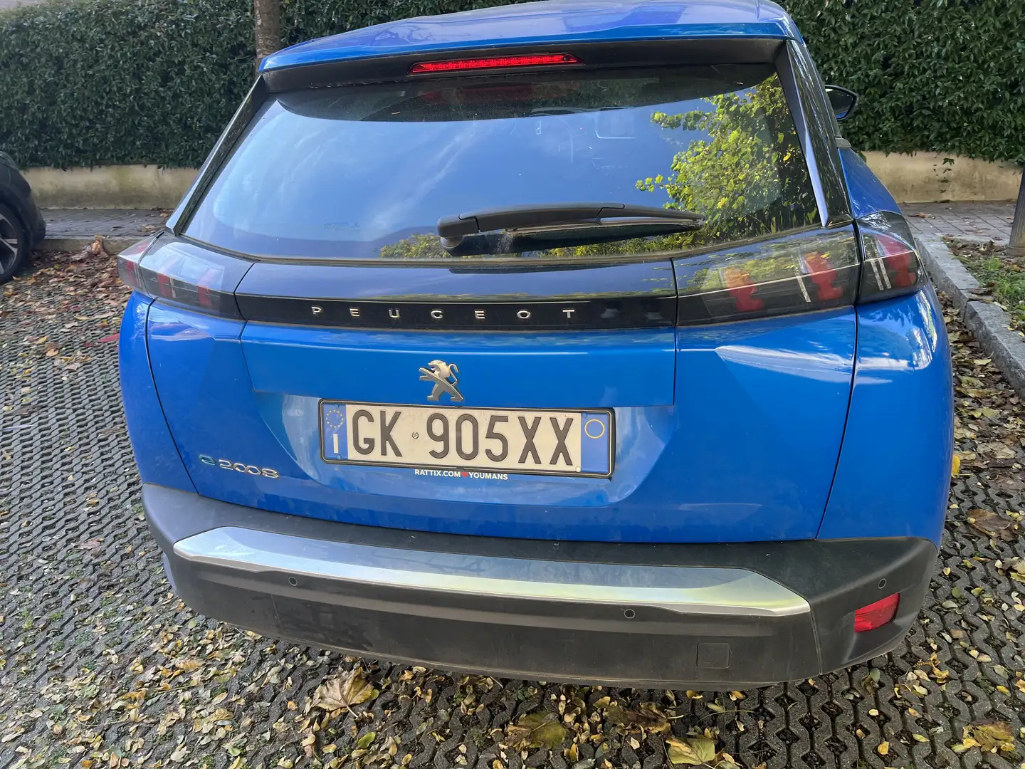 Peugeot e-2008 active - 1