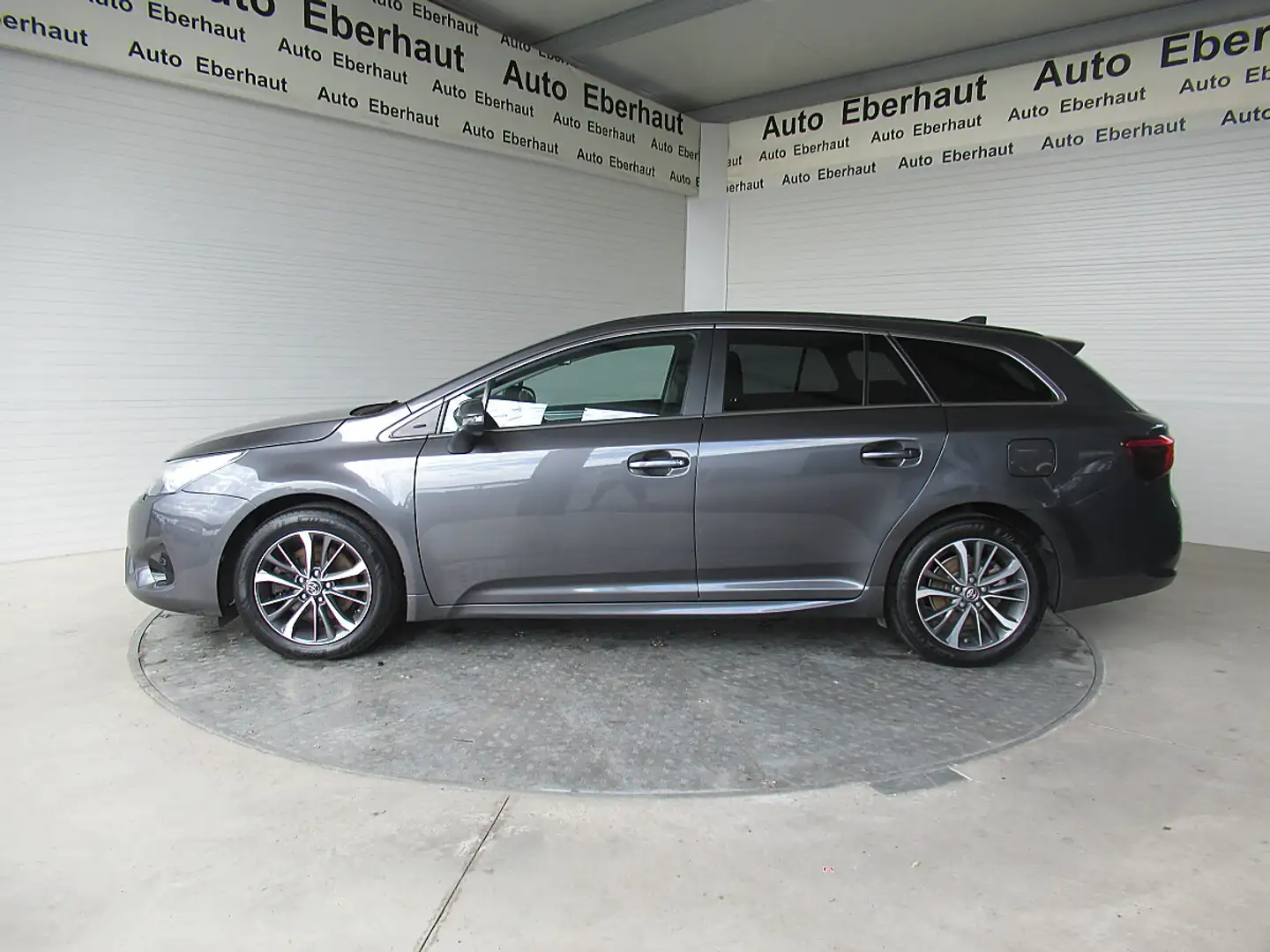 Toyota Avensis 2,0 D4-D Active Plus *Sitzheizung vorne *Multif... Grau - 2