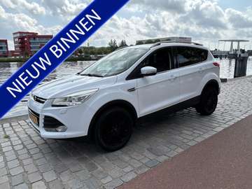 1.6 Titanium Plus panodak navi/camera airco/ecc