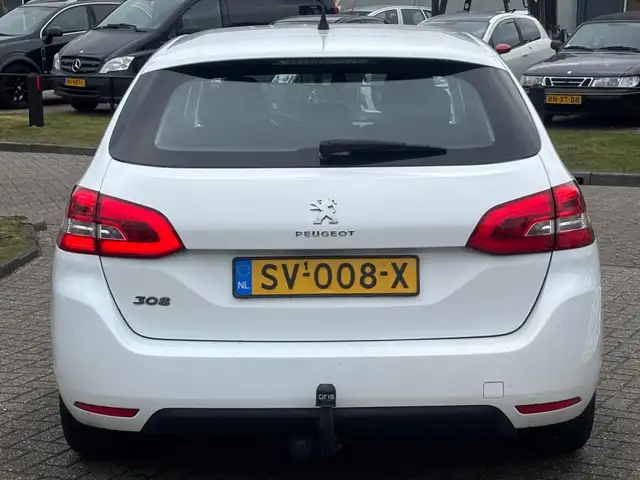 Peugeot 308 view 7